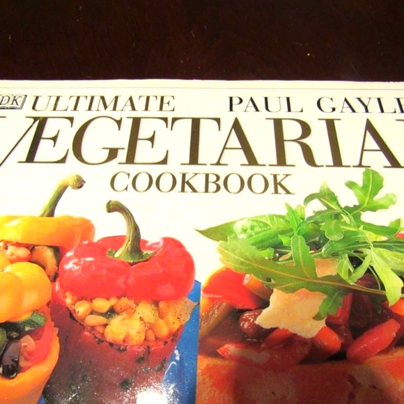 🫛🫑🥕 Incredible Vintage "Ultimate Vegetarian Cookbook" - HC - Picture 2 of 15